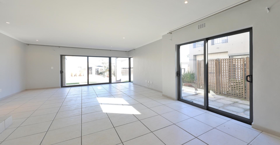 3 Bedroom Property for Sale in Plattekloof Western Cape